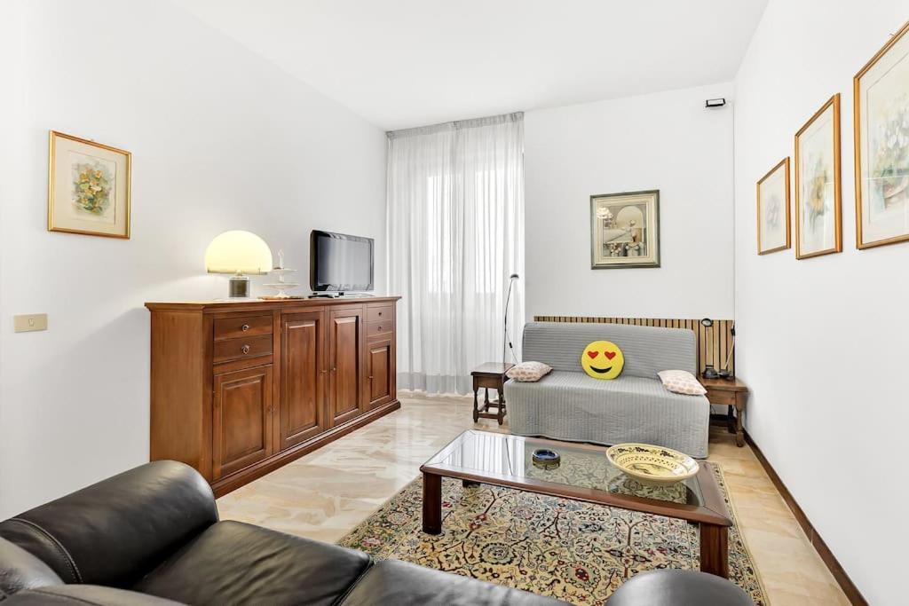 Alessia'S Flat - Sesto Apartment เซสโต ซานโจวันนี ภายนอก รูปภาพ